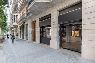 Retail in Barcelona, Barcelona to rent Interior Photo- Image 2 of 25