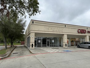 1921 N Main St, Pearland, TX for rent Building Photo- Image 2 of 6