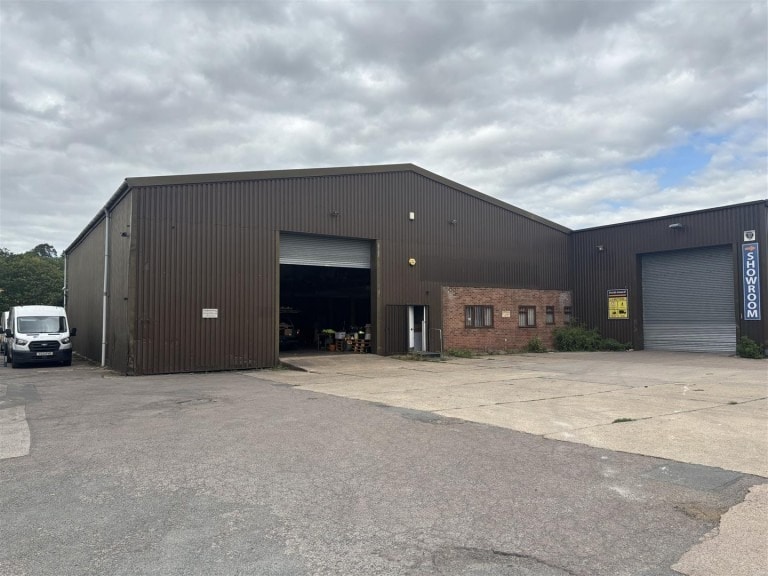 Worcester Rd, Evesham to rent Building Photo- Image 1 of 4