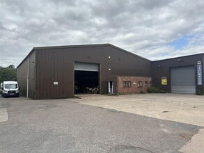 Worcester Rd, Evesham to rent Building Photo- Image 1 of 4