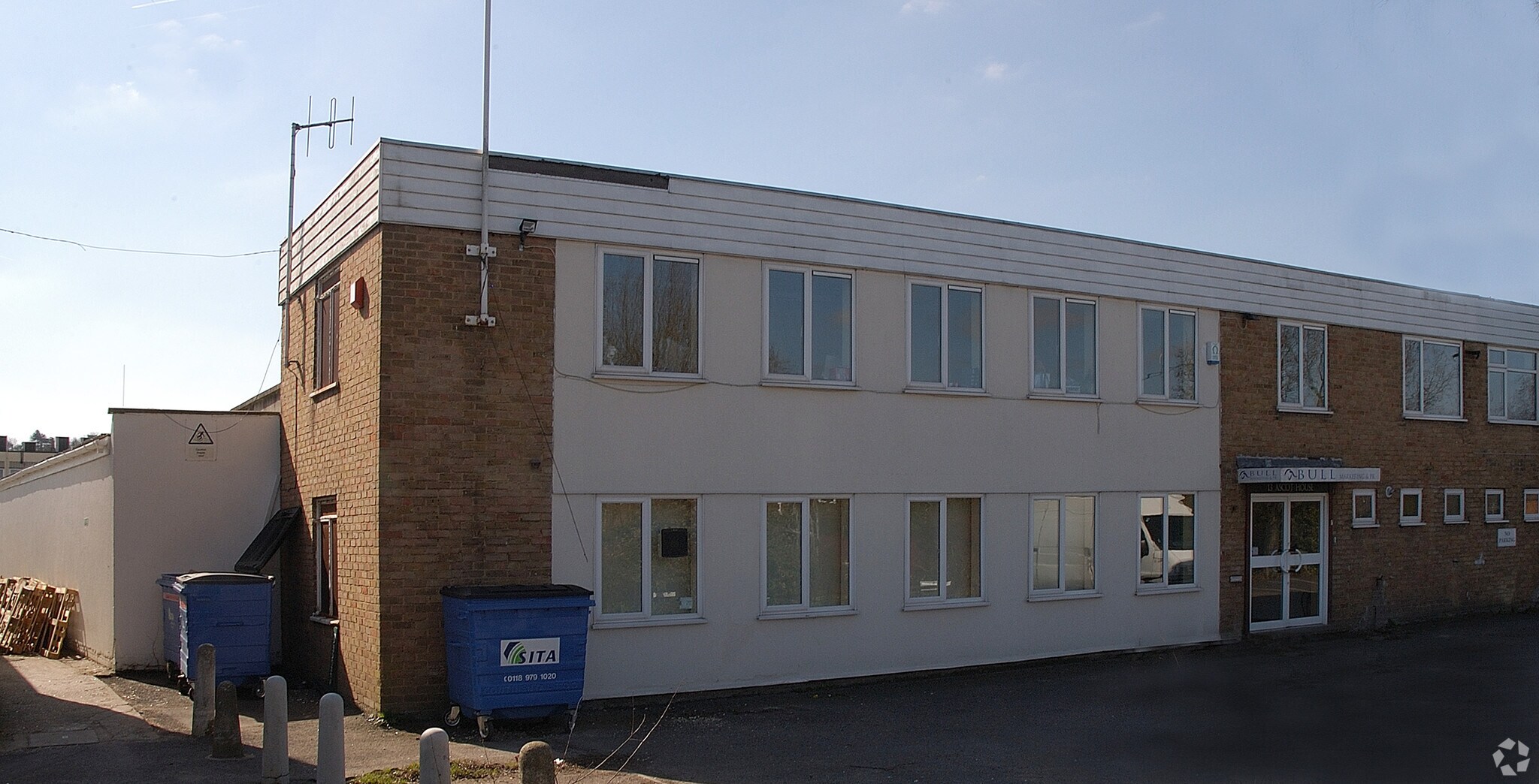 Dedworth Rd, Windsor for sale Primary Photo- Image 1 of 1