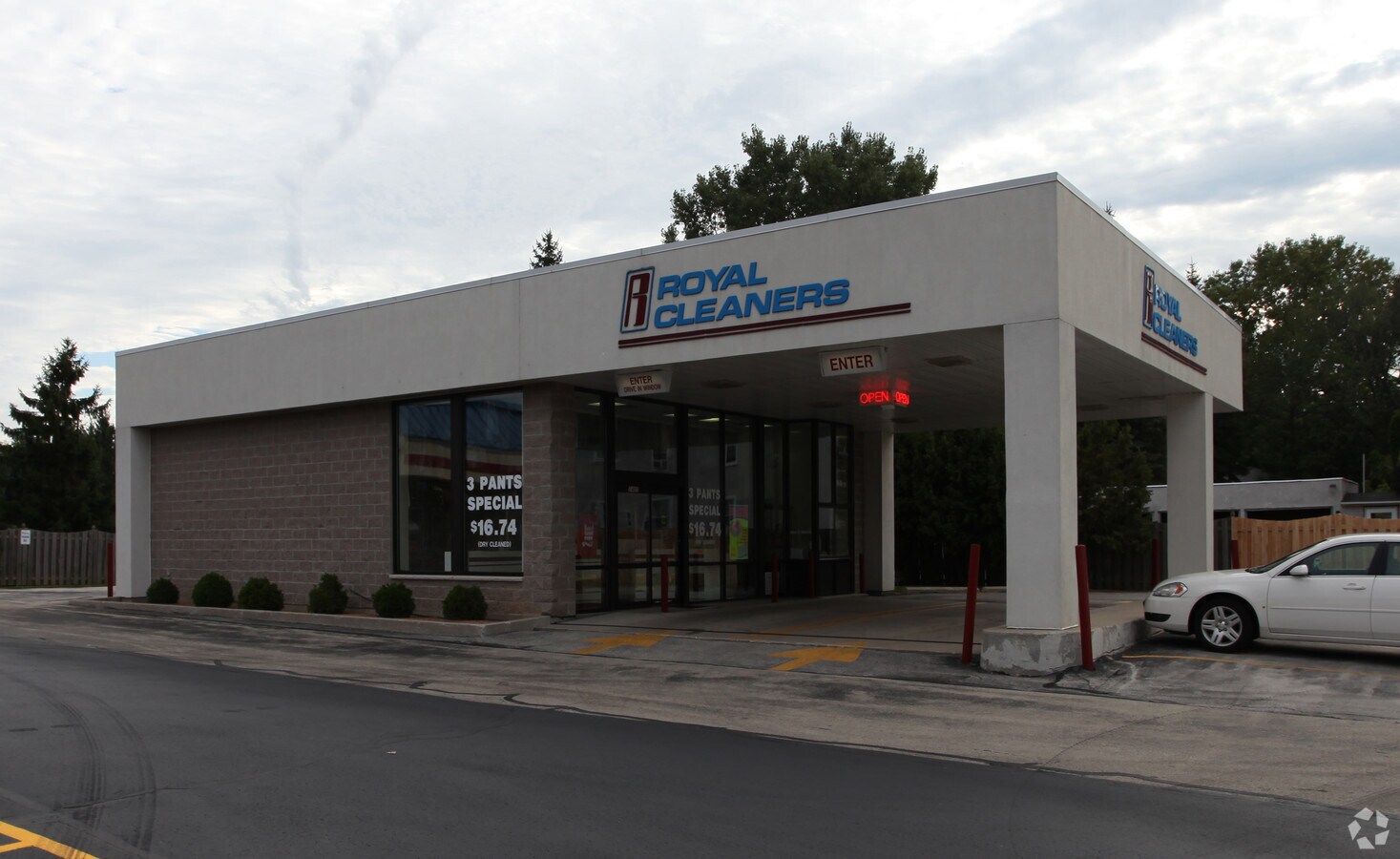 2407 Glendale Ave, Howard 54313 UK