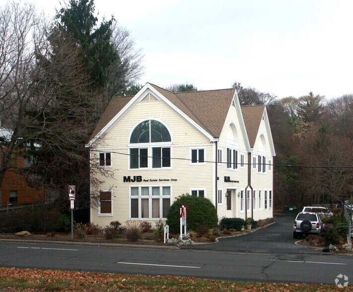 735 Post Rd E, Westport, CT for rent - Building Photo - Image 2 of 3