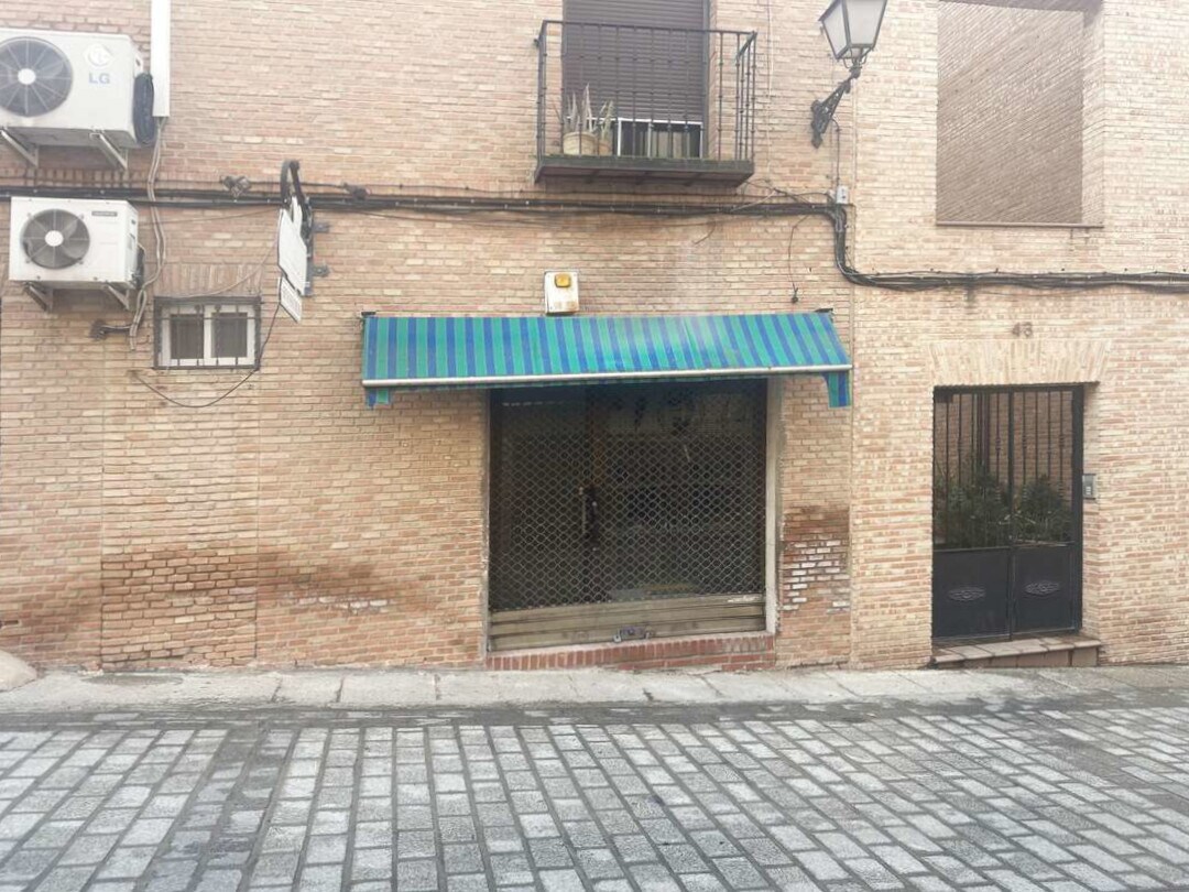 Retail in Toledo, Toledo to rent Primary Photo- Image 1 of 4