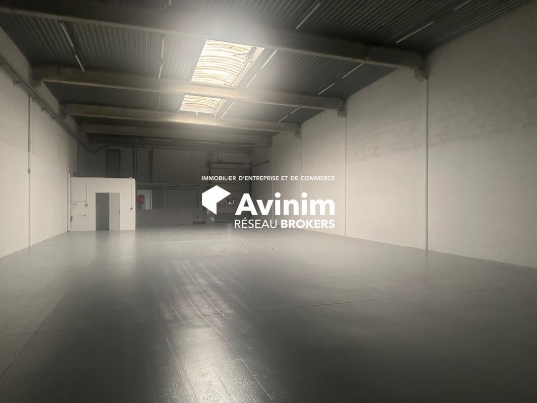 Industrial in Éragny to rent Interior Photo- Image 1 of 4