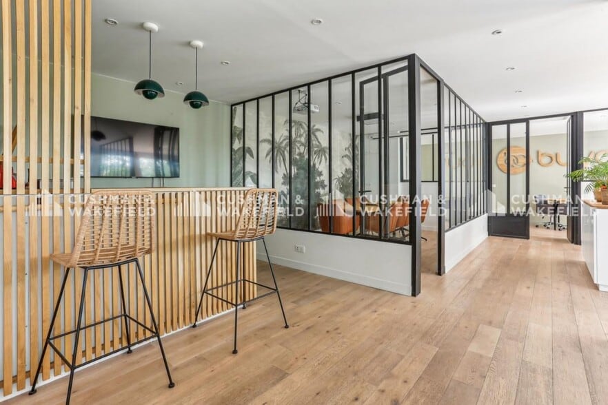 Office in Puteaux to rent - Interior Photo - Image 1 of 10
