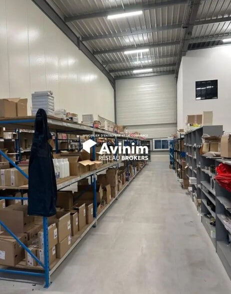 Industrial in La Penne-sur-Huveaune to rent - Building Photo - Image 2 of 5
