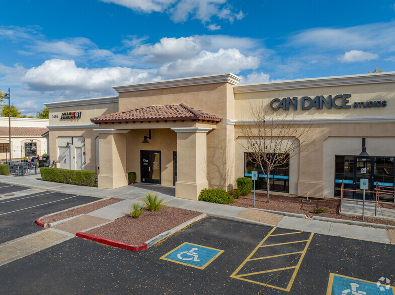 Retail in Gilbert, AZ for sale - Primary Photo - Image 1 of 1