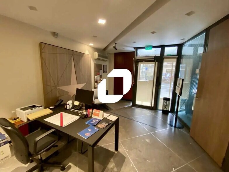 Retail in Bordeaux for sale - Interior Photo - Image 2 of 14