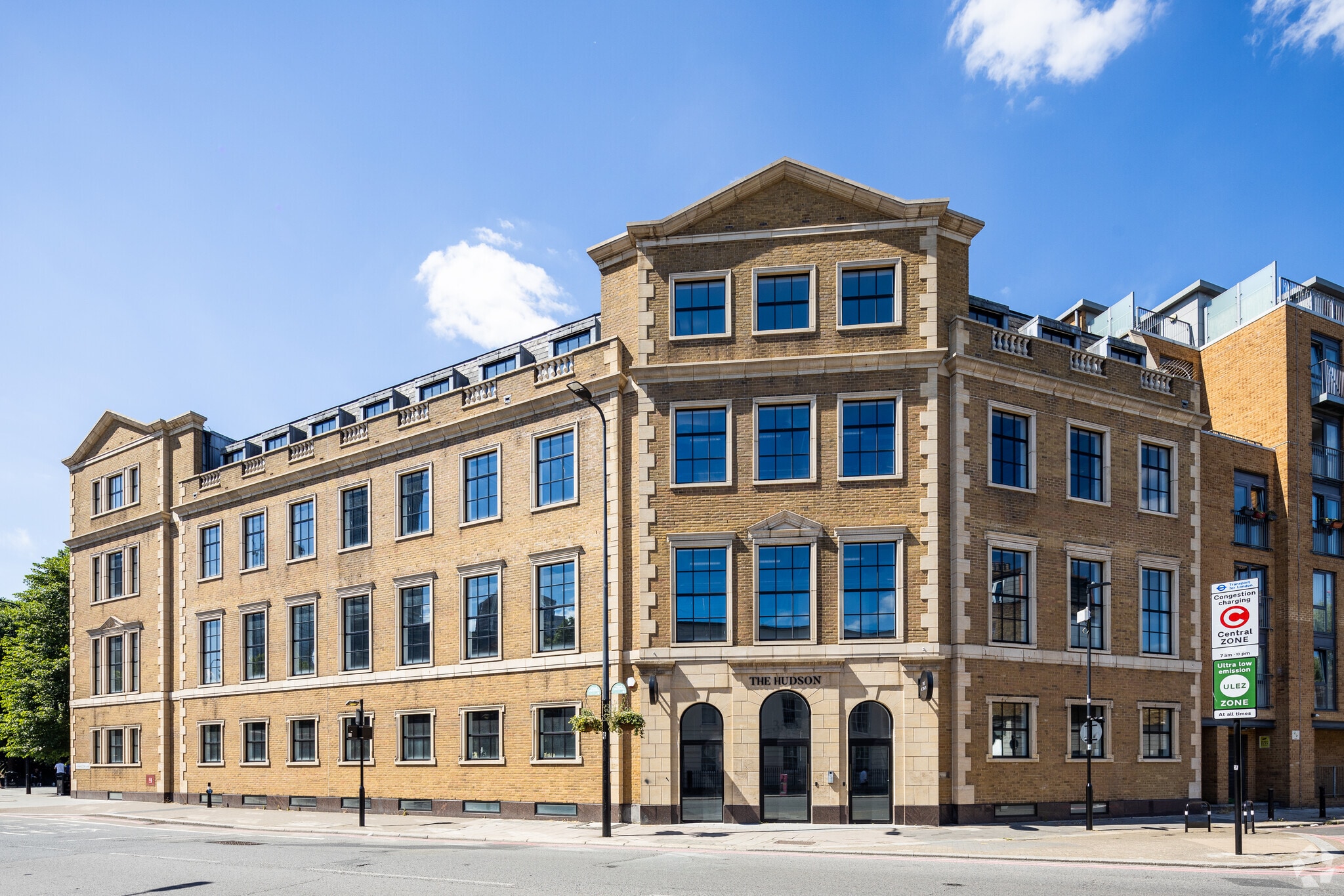 350 Kennington Ln, London for sale Primary Photo- Image 1 of 1