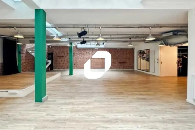 Office in Levallois-Perret to rent - Building Photo - Image 3 of 10