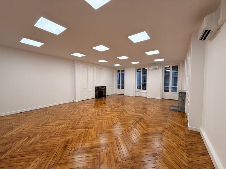 Office in Lyon to rent - Interior Photo - Image 2 of 6