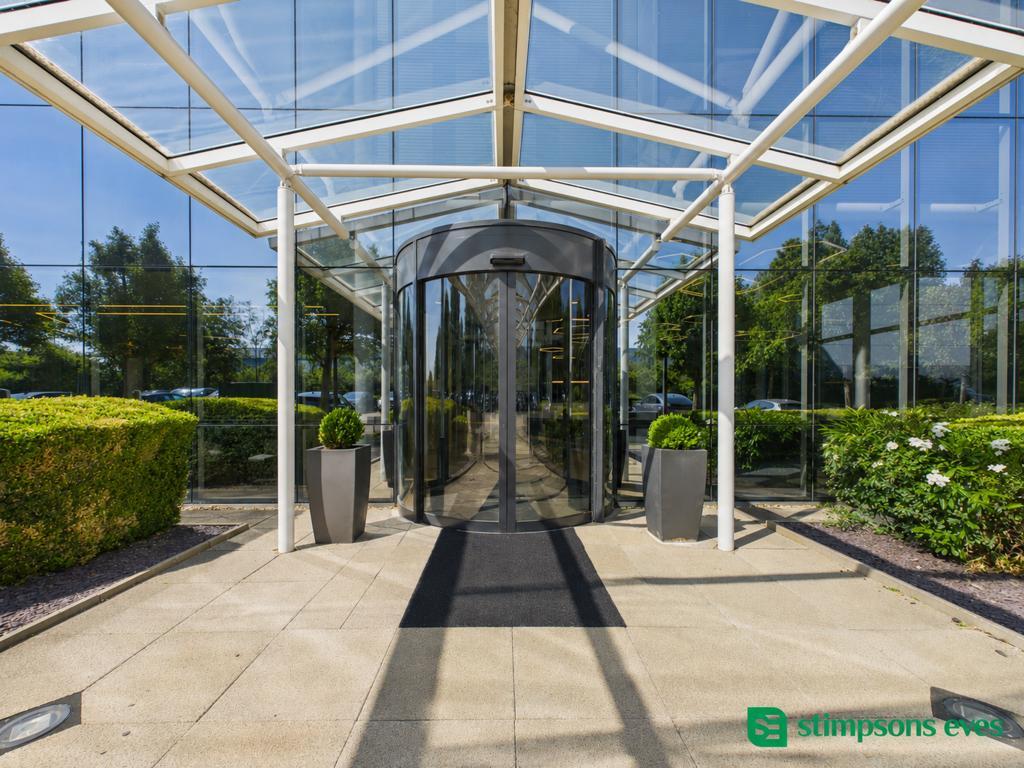 Whitehall Ave, Milton Keynes to rent Building Photo- Image 1 of 5