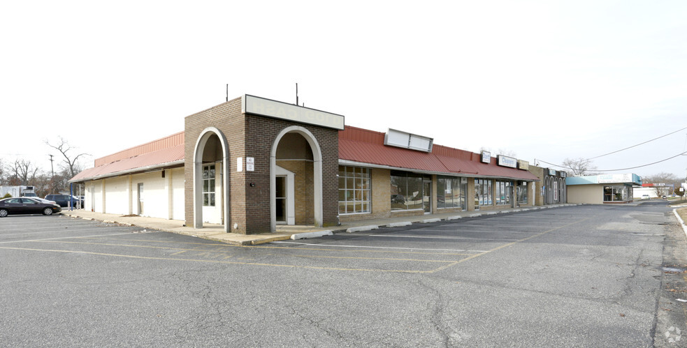 237 Route 37 W, Toms River, NJ for rent - Building Photo - Image 1 of 5