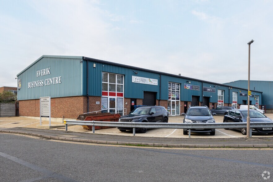 Prospect Way, Brentwood for sale - Primary Photo - Image 1 of 1