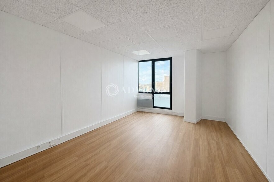 Office in Arcueil to rent - Interior Photo - Image 3 of 5