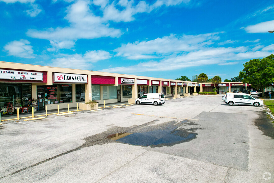 2109-2195 S Combee Rd, Lakeland, FL for rent - Building Photo - Image 2 of 9