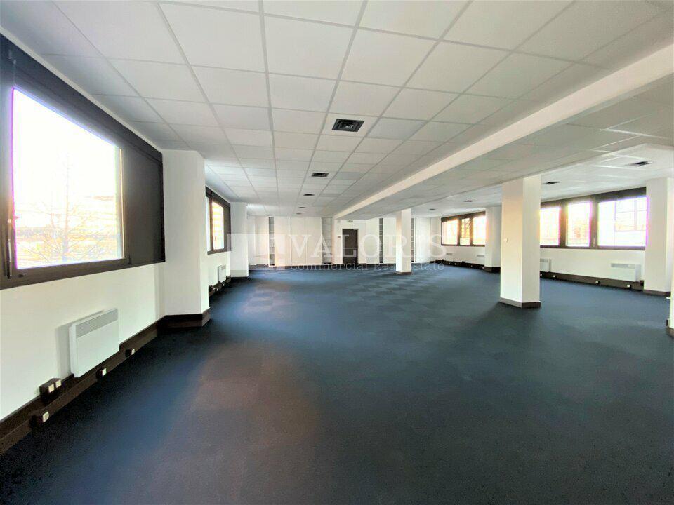 Office in Lyon to rent Interior Photo- Image 1 of 8