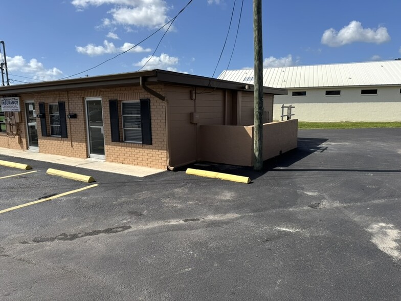 1804 W Baker St, Plant City, FL for rent - Building Photo - Image 2 of 11