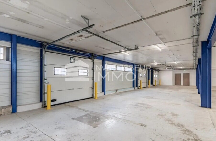 Light Industrial in Bezons to rent - Building Photo - Image 3 of 8