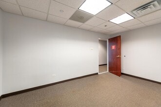 180 N Michigan Ave, Chicago, IL to rent Interior Photo- Image 2 of 7