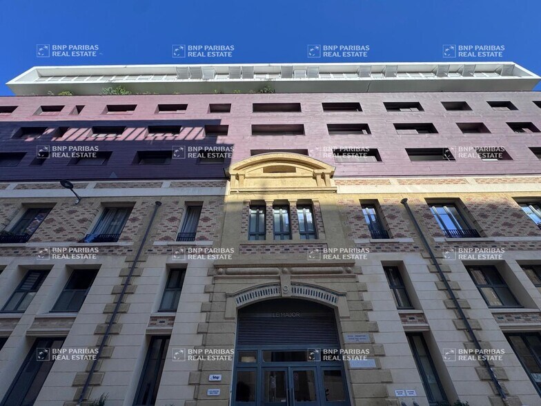 Office in Marseille to rent - Building Photo - Image 2 of 14