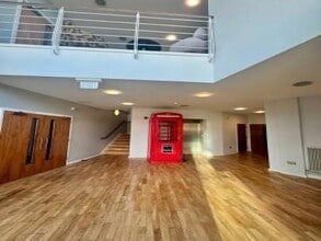 Coal Rd, Leeds to rent Interior Photo- Image 2 of 3