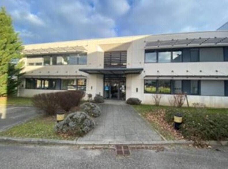 12 Rue Jules Verne, Chaponost for sale - Building Photo - Image 3 of 16