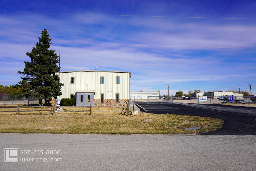 7220 W Derick Dr, Casper, WY for rent - Primary Photo - Image 2 of 22