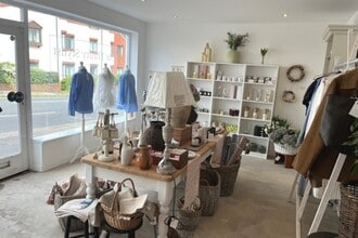 1 North St, Exeter to rent Interior Photo- Image 2 of 2