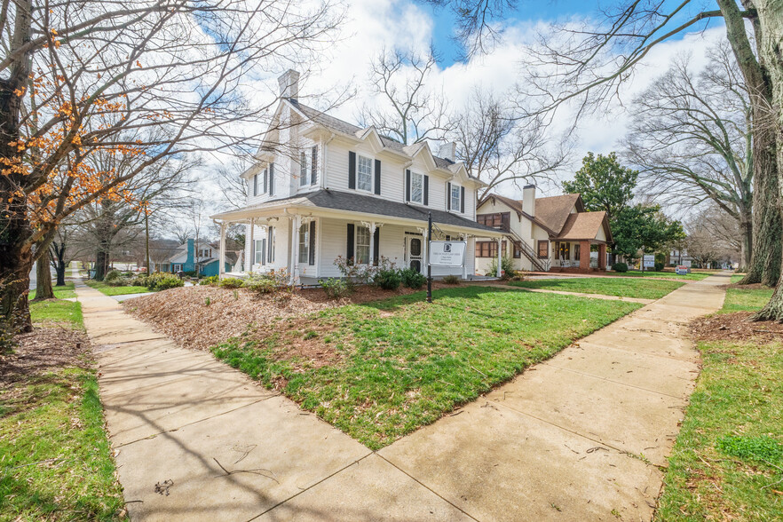 328 E Broad St, Statesville, NC for sale - Building Photo - Image 3 of 8