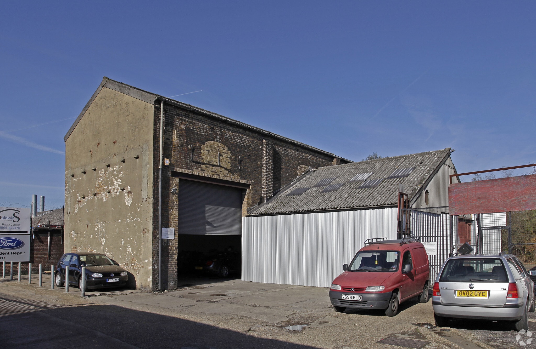 Iron Bridge Rd, West Drayton to rent Primary Photo- Image 1 of 3