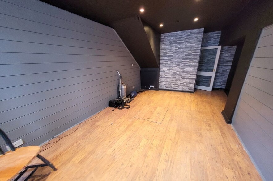 12 Devonshire St, Penrith for sale - Interior Photo - Image 3 of 20