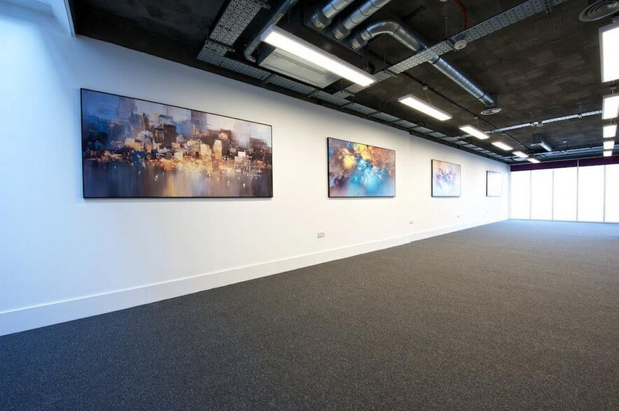 Park St, Guildford to rent - Interior Photo - Image 2 of 8