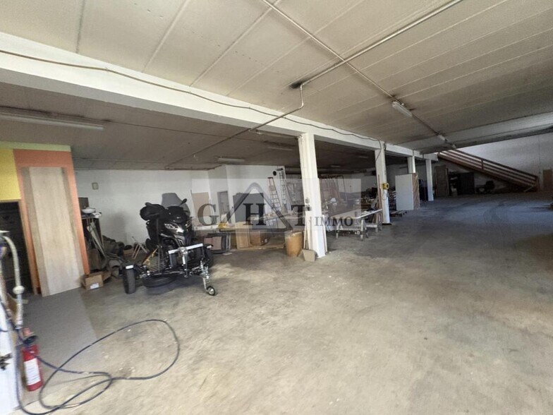 Industrial in Méry-sur-Oise for sale - Interior Photo - Image 3 of 11