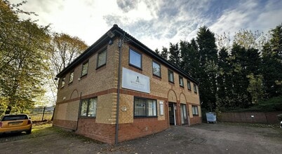 Amber Clos, Tamworth to rent Building Photo- Image 1 of 1