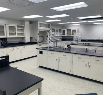 401 N Middletown Rd, Pearl River, NY to rent Interior Photo- Image 1 of 6