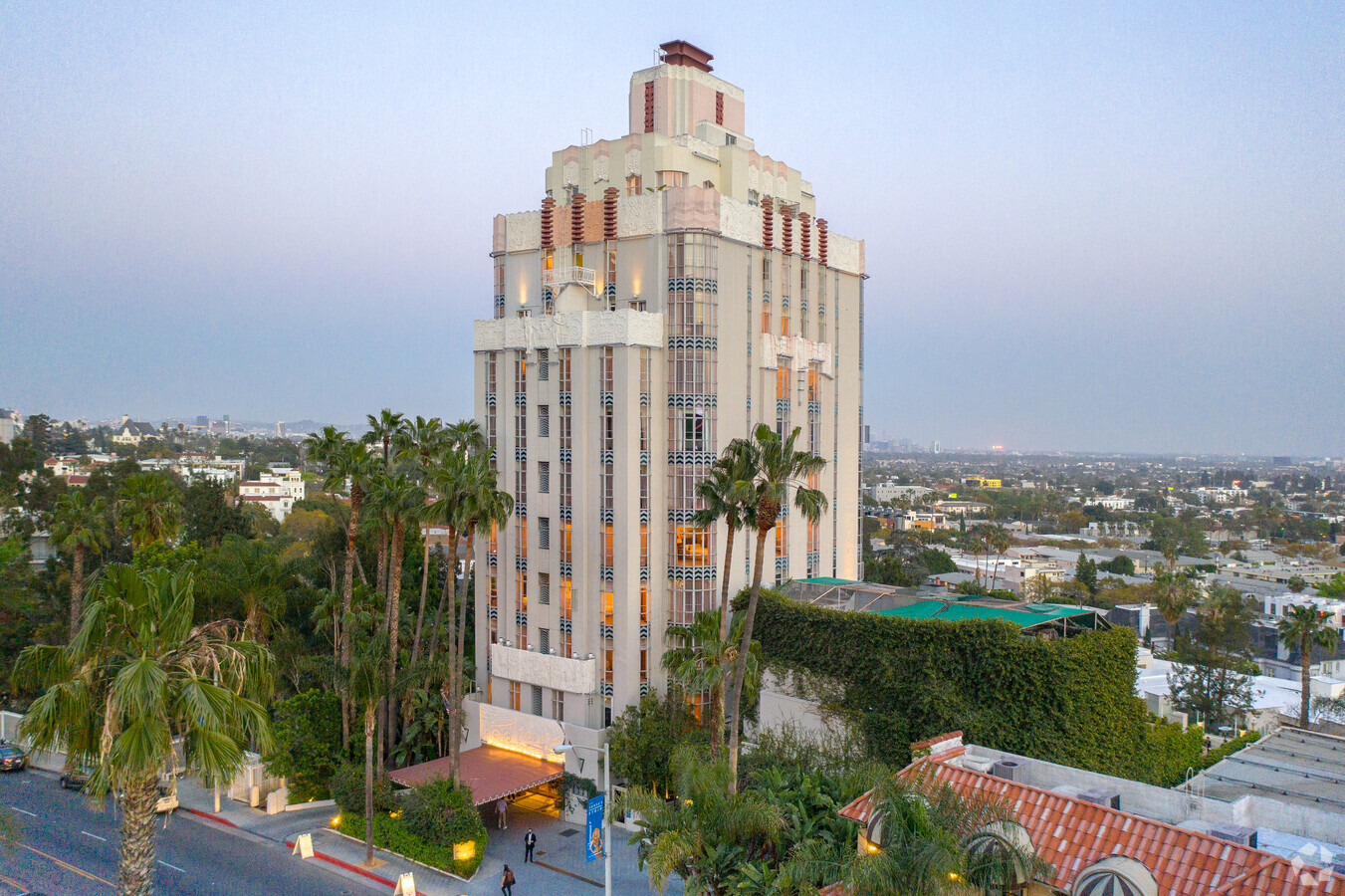 8358 W Sunset Blvd, West Hollywood 90069 - Sunset Tower | LoopNet.co.uk