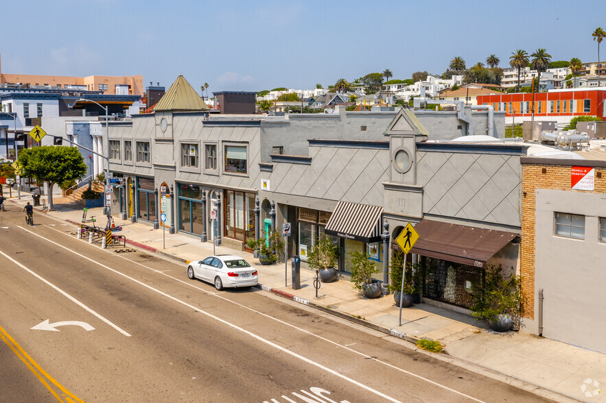 216 Main St, Venice, CA for rent - Building Photo - Image 2 of 9