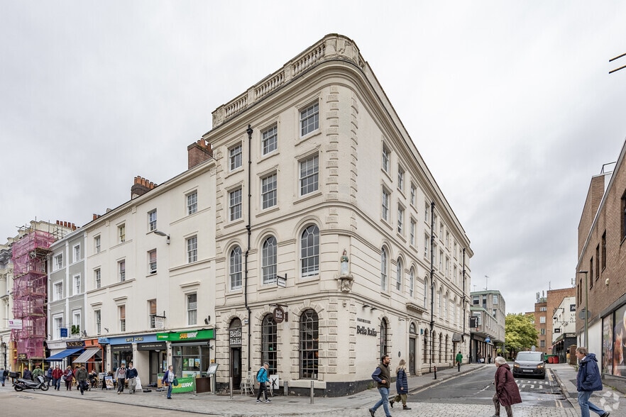 Little Queen St, Exeter to rent - Building Photo - Image 2 of 3