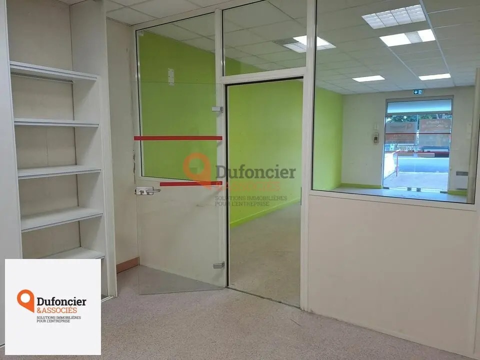 Location Commerce 140 m² - Photo 1