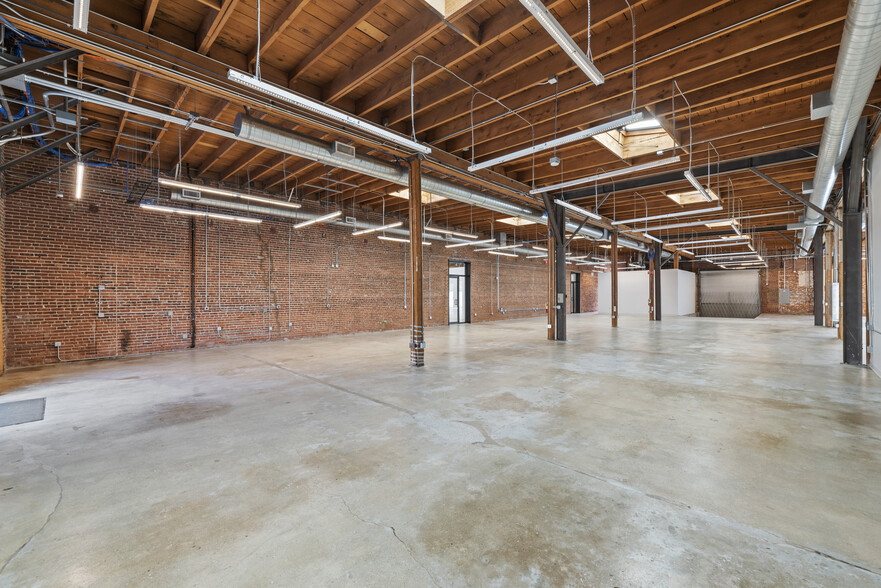 2159 Bay St, Los Angeles, CA for rent - Interior Photo - Image 3 of 10