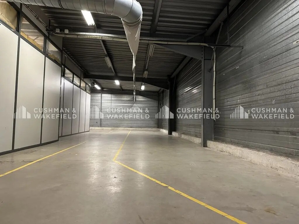 Vente Local d'activités 400 m² - Photo 1