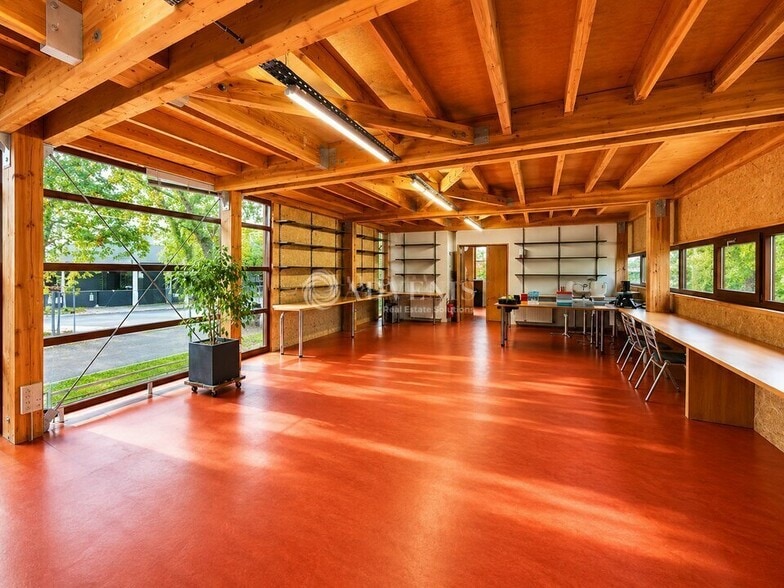 90 Avenue Du Bas Meudon, Issy-les-Moulineaux to rent - Building Photo - Image 3 of 5