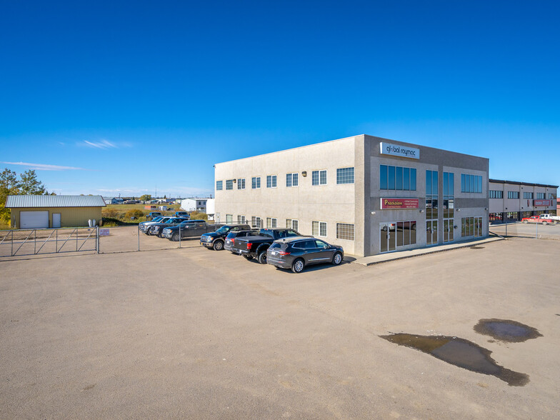 5912 50 Av, Lloydminster, AB for sale - Primary Photo - Image 1 of 21