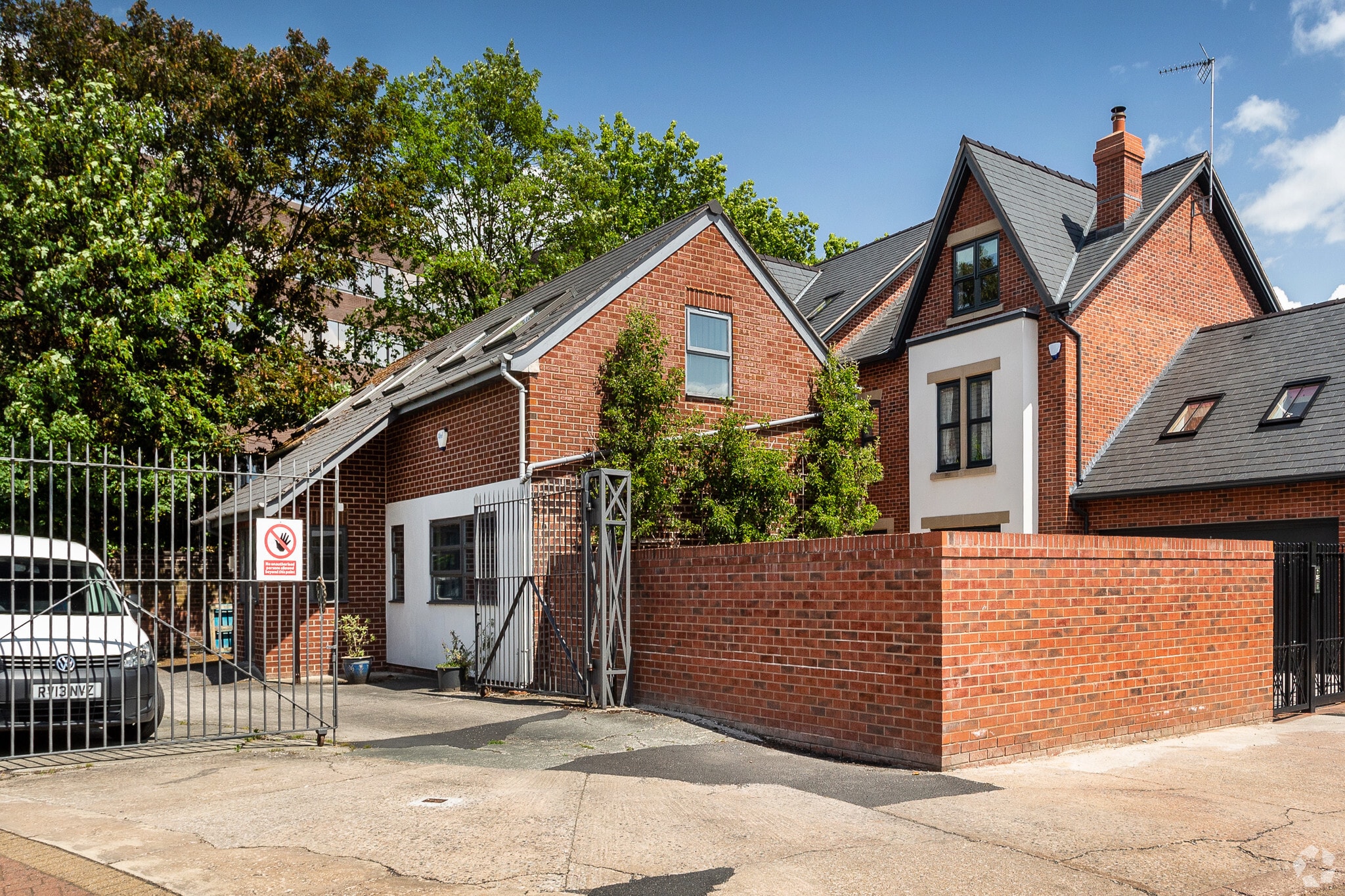 R/O 26 Church St, Altrincham to rent Primary Photo- Image 1 of 2