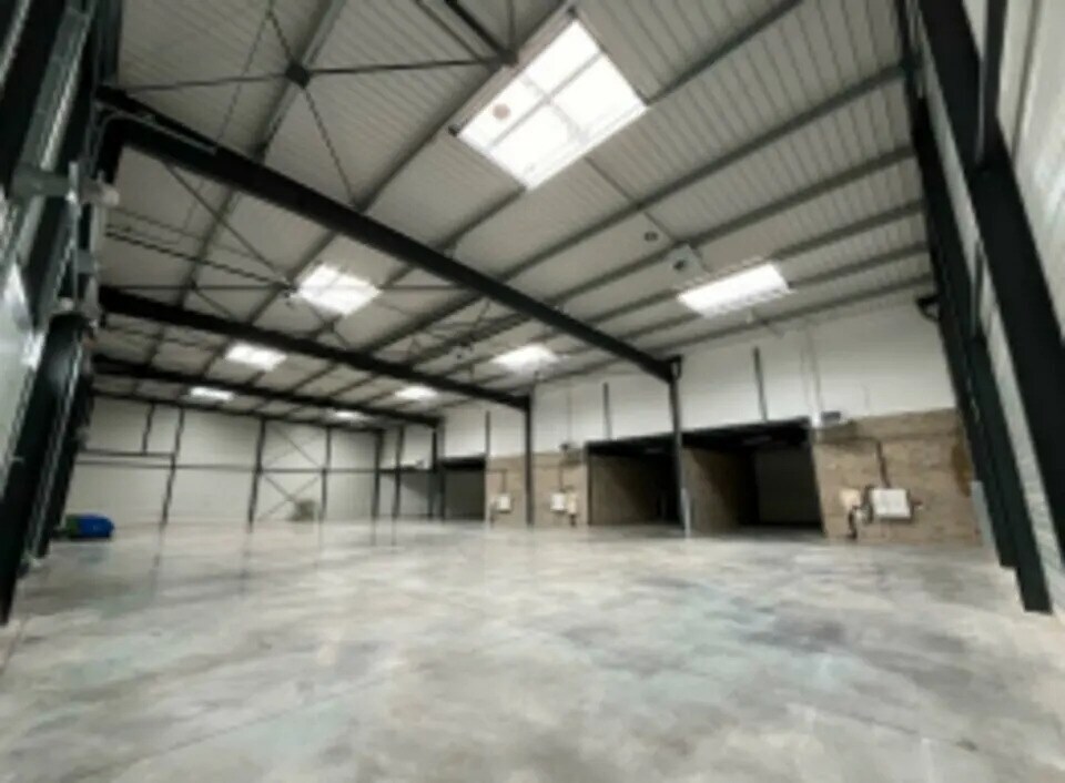 Light Industrial in Vaulx-en-Velin for sale Building Photo- Image 1 of 11