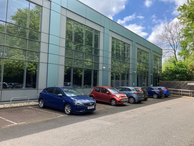 3 The Boulevard, Watford to rent - Building Photo - Image 3 of 5