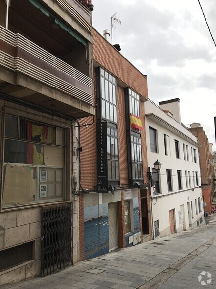 Retail in Guadalajara, Guadalajara to rent - Building Photo - Image 2 of 2