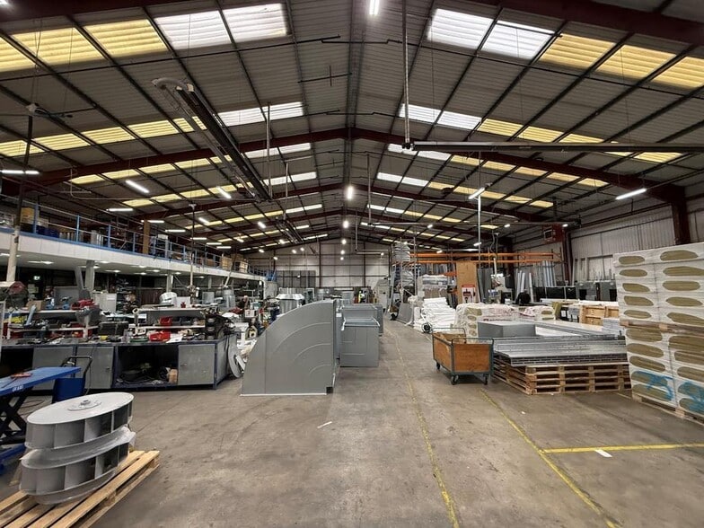 Green Ln, Heywood to rent - Building Photo - Image 1 of 18